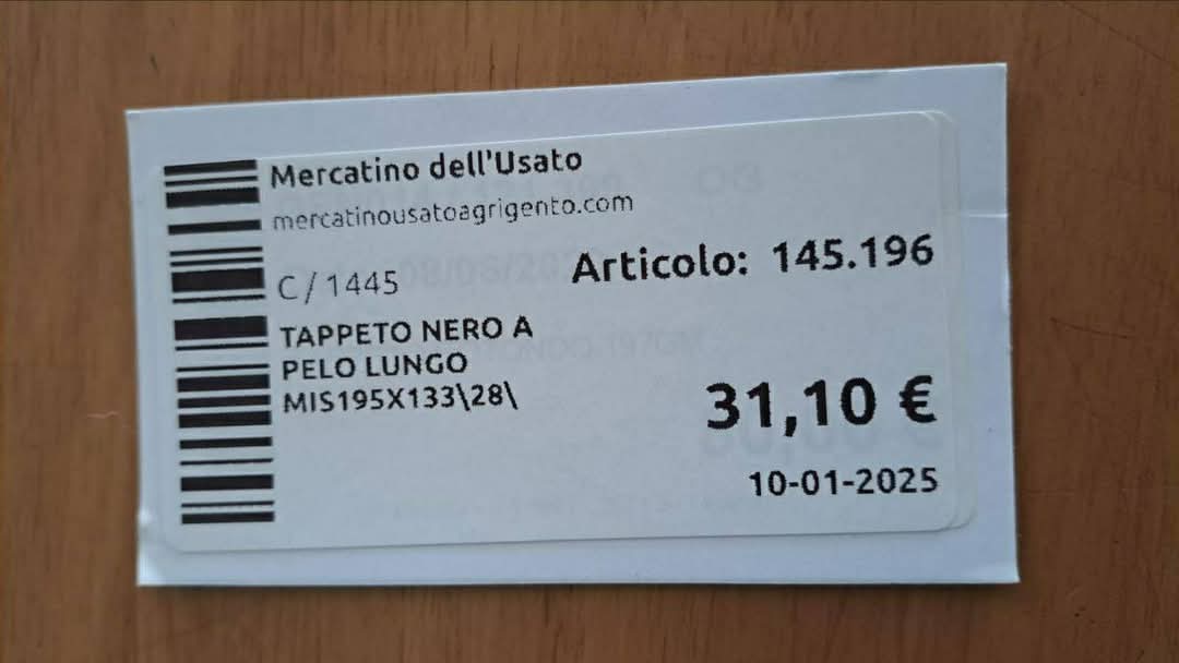 TAPPETO NERO A PELO LUNGO