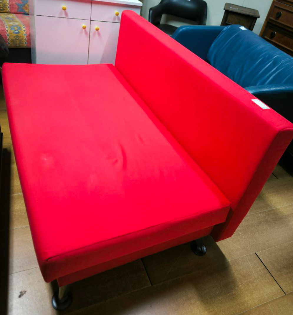 Divanetto R. Rosso Con Contenitore