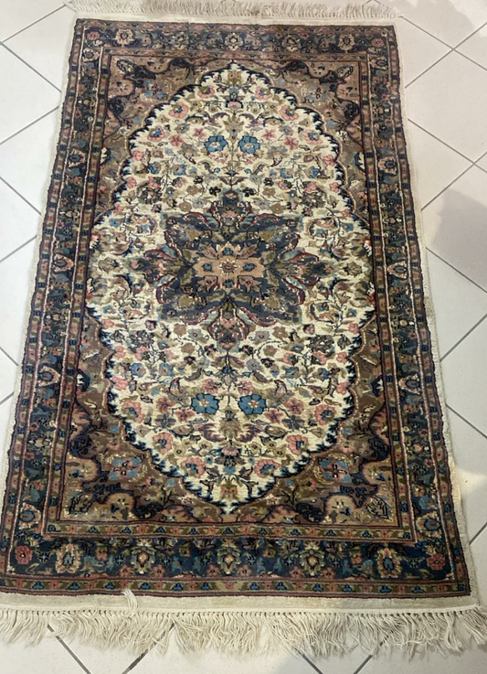 TAPPETO 170X94 CON ROSONE CENTRALE