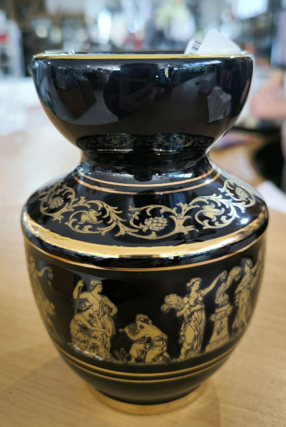 PICCOLO VASO NERO
DECORAZIONE GRECA