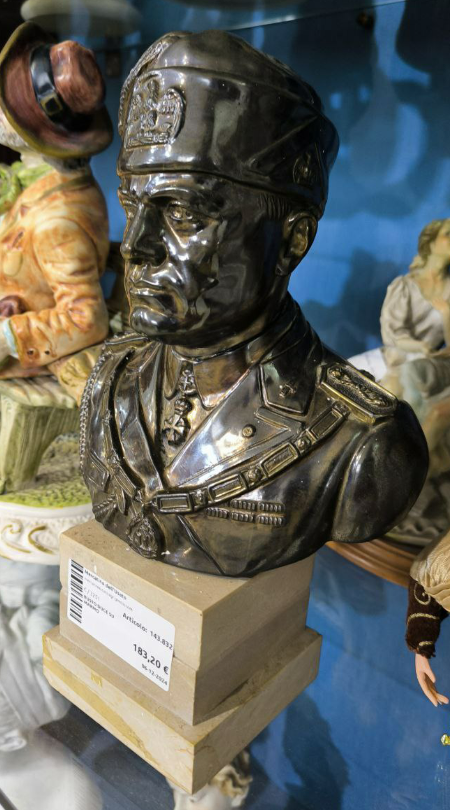 BUSTO DUCE SU BASE MARMO