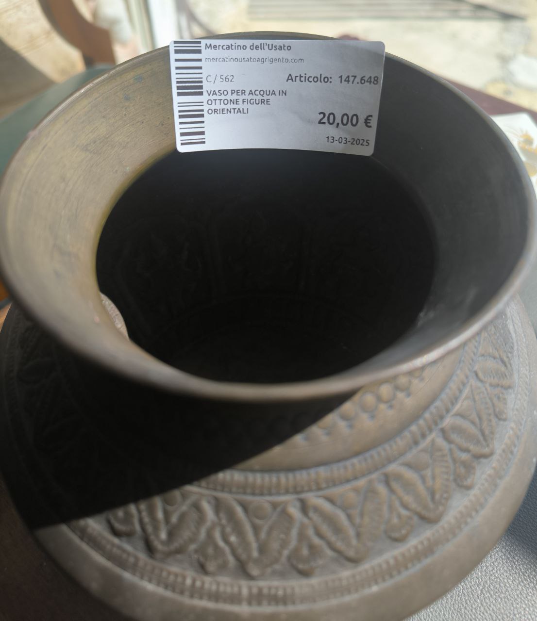 Vaso Per Acqua In Ottone Figure Orientali