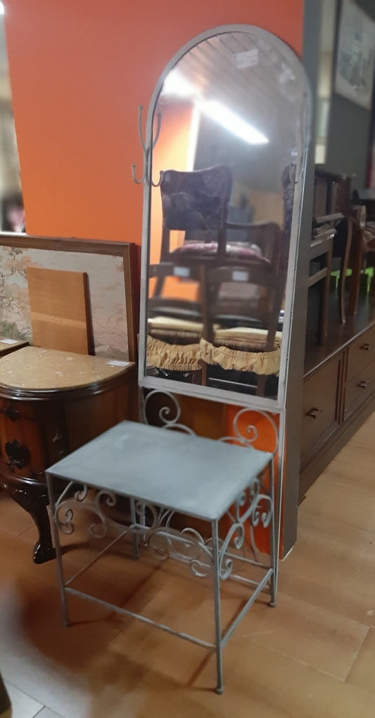 Mobiletto In Ferro Battuto Con Specchio