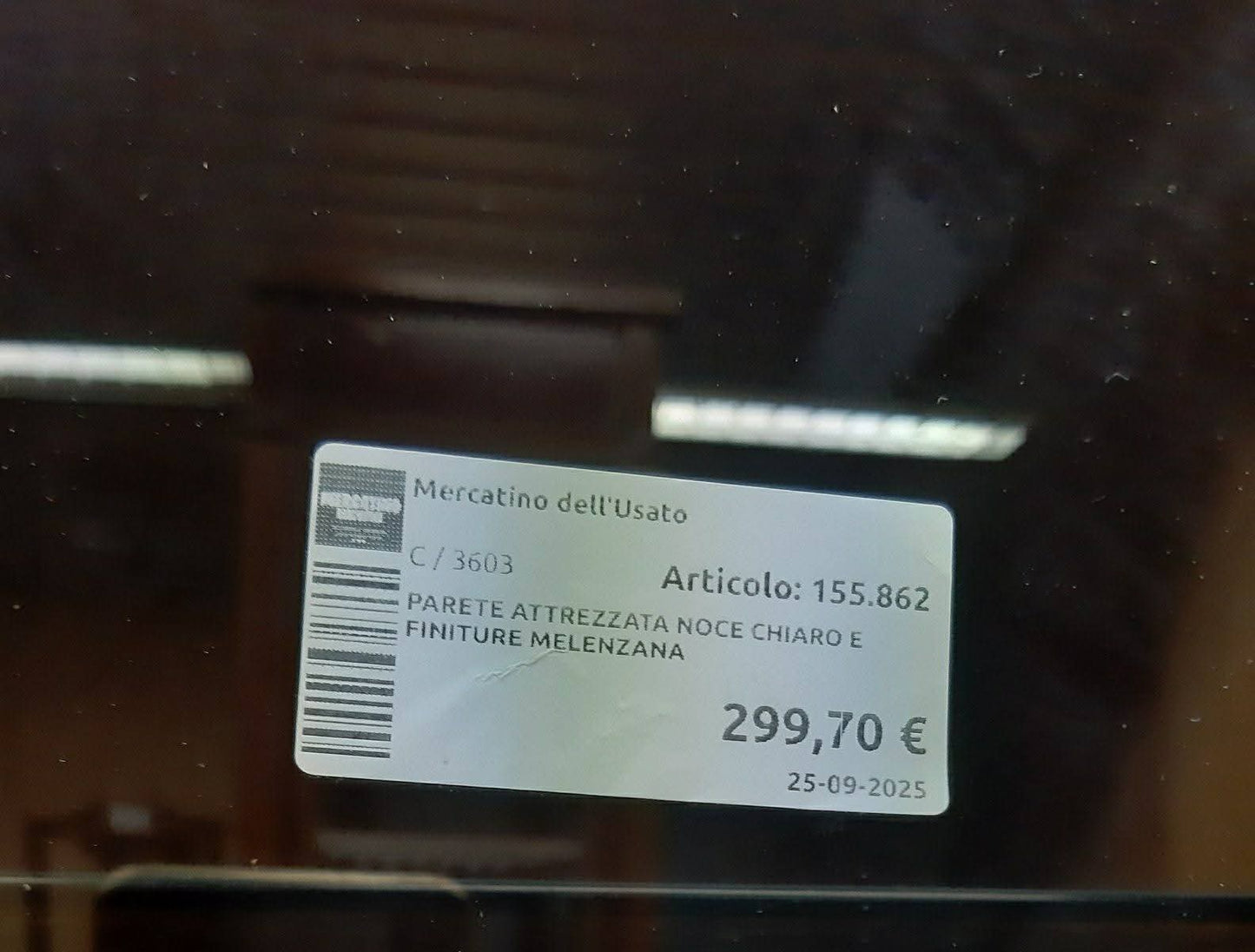 Parete Attrezzata Noce Chiaro E Finiture Melenzana