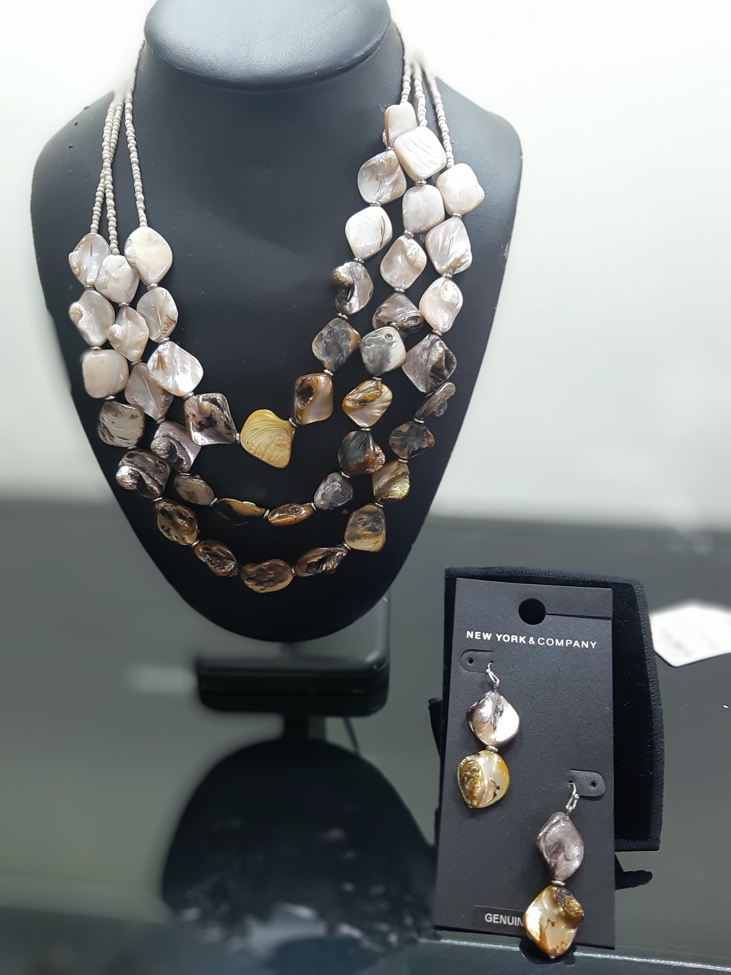 Parure Collana +orecchini In Madreperla