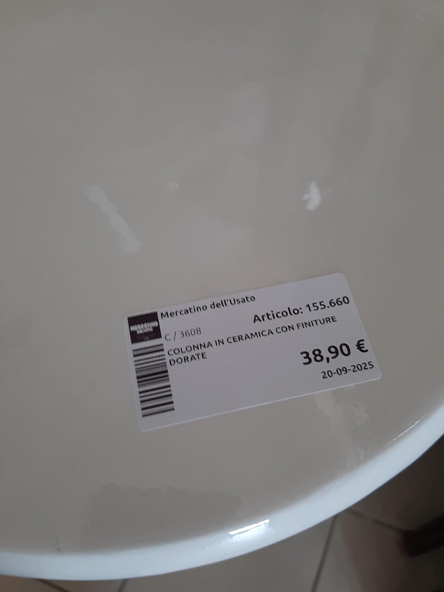 Colonna In Ceramica Con Finiture Dorate