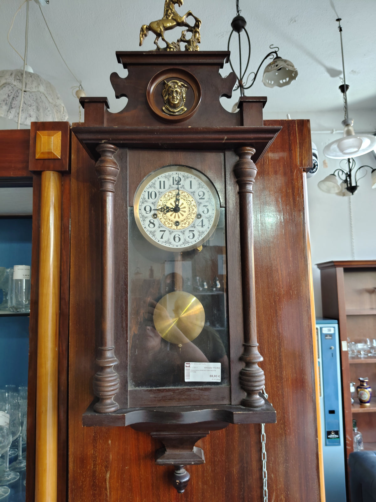 Orologio A Pendolo Con Fregi In Ottone