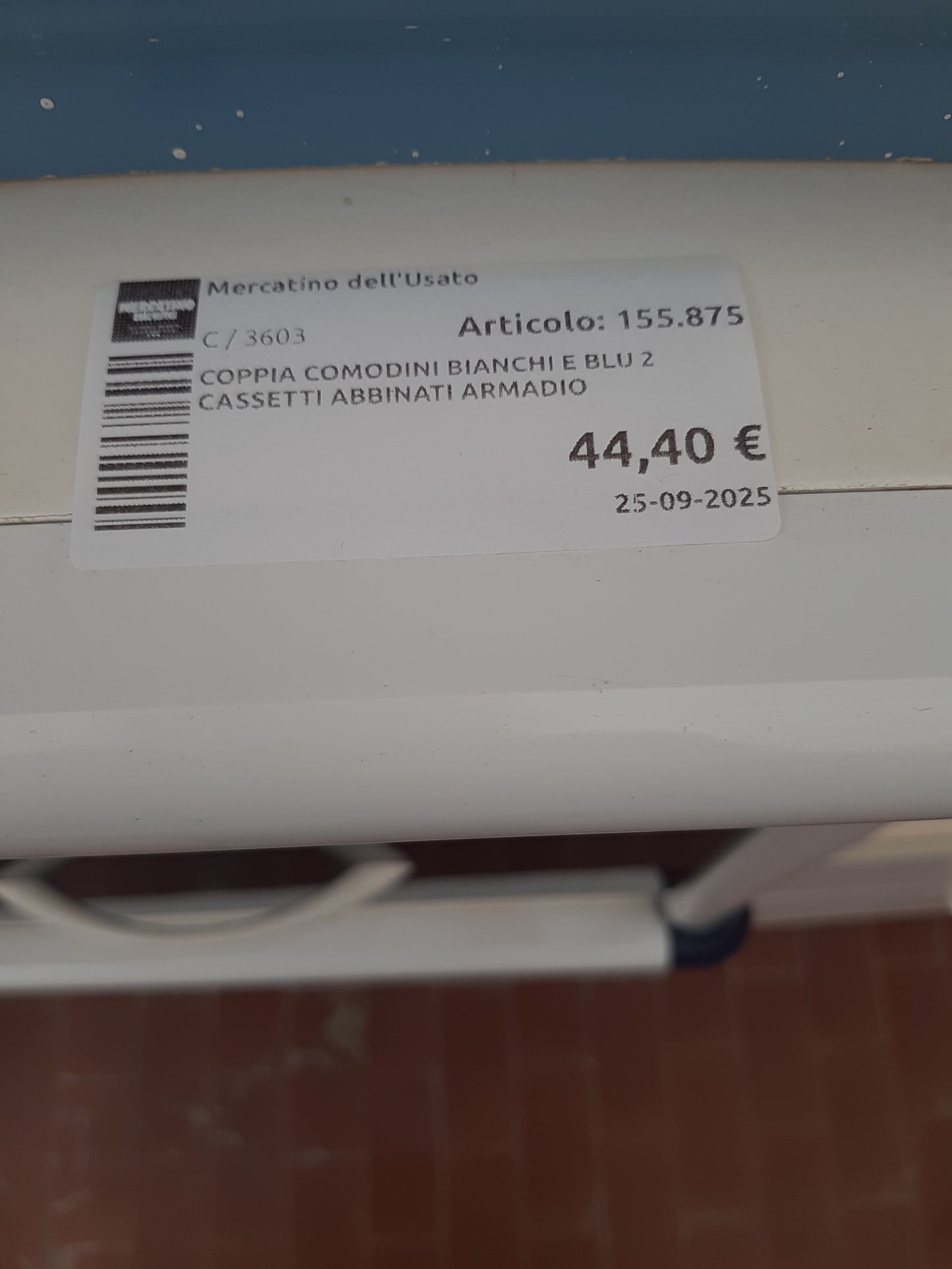 Coppia Comodini Bianchi E Blu 2 Cassetti Abbinati Armadio