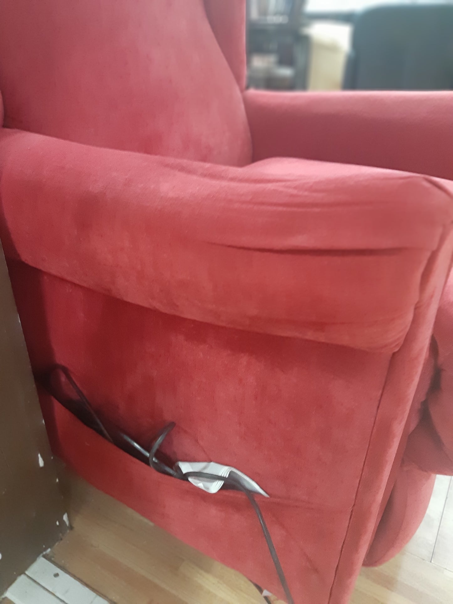 Poltrona Relax Con Telecomando Tessuto Rosso Bracciolo R.