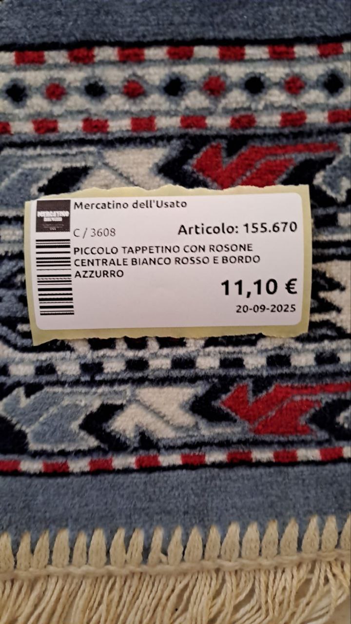 Piccolo Tappetino Con Rosone Centrale Bianco Rosso E Bordo Azzurro
