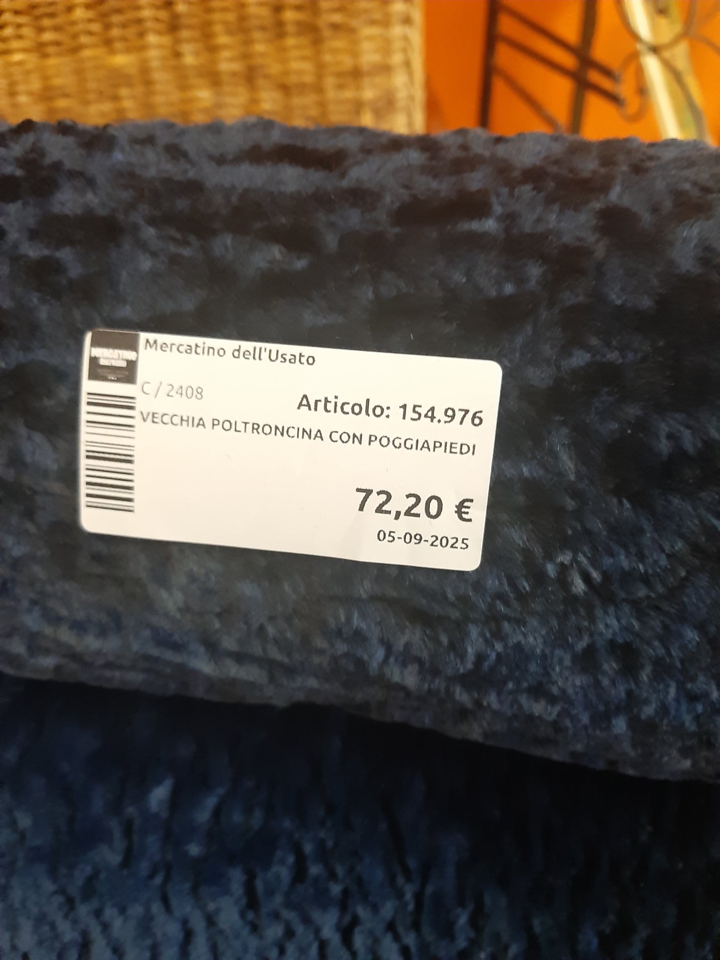 Vecchia Poltroncina Con Poggiapiedi