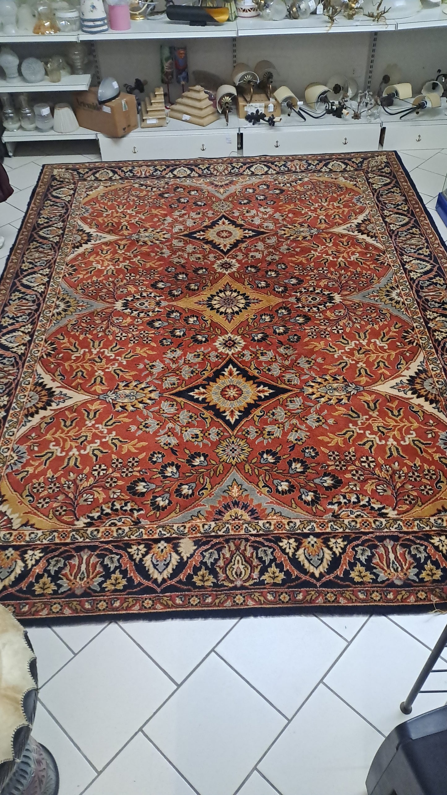 Tappeto Grande Con Tre Rombi Centrali Di Cui Uno Arancio Rov.+tag