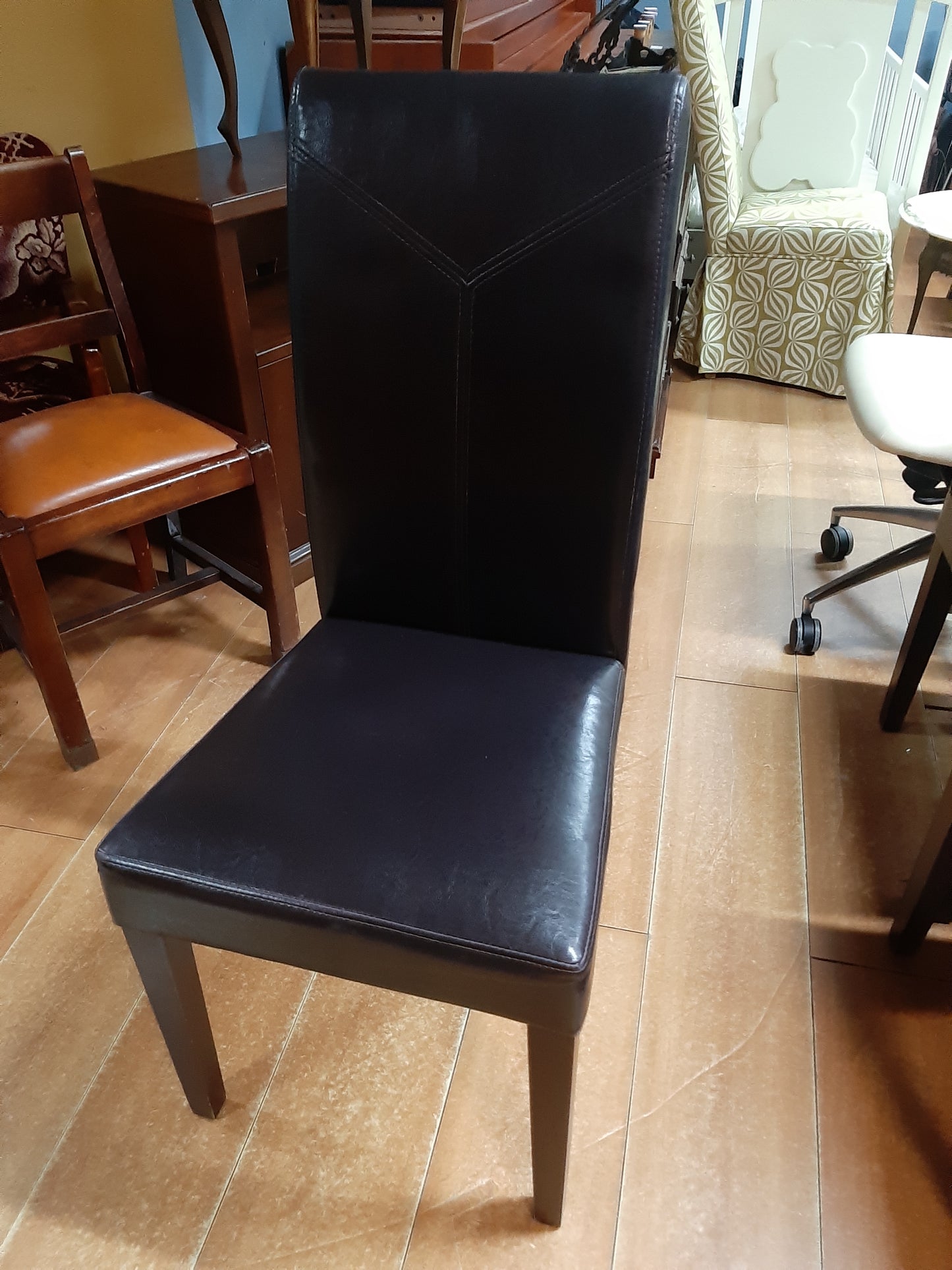 Sedia Singola In Similpelle Marrone Scuro
