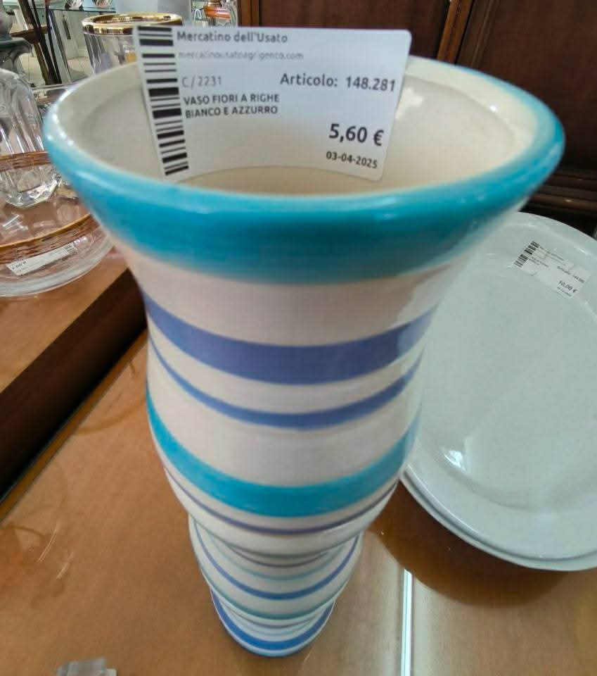 Vaso Fiori A Righe Bianco E Azzurro