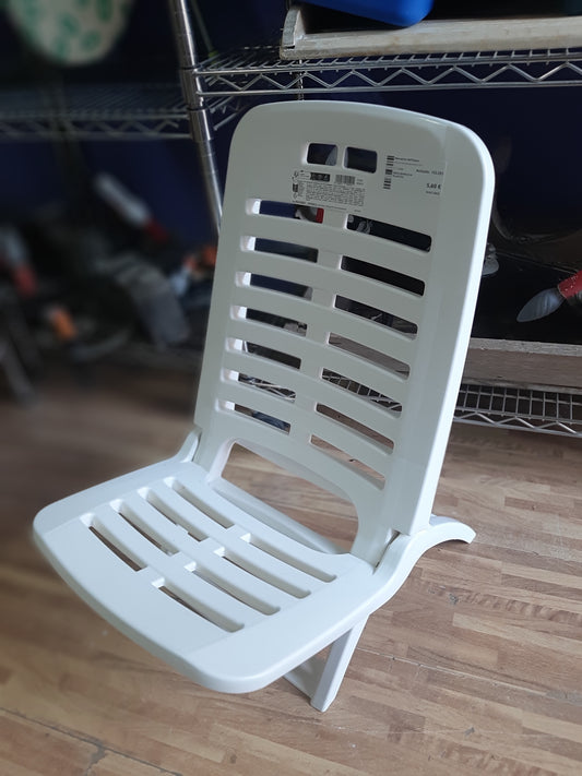 Sedia Bianca In Plastica