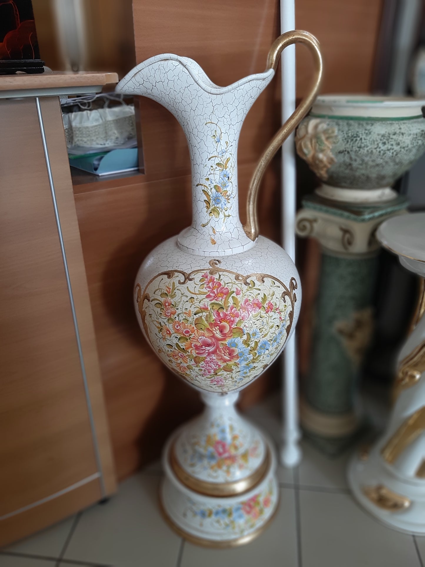 Anfora In Ceramica Con Base