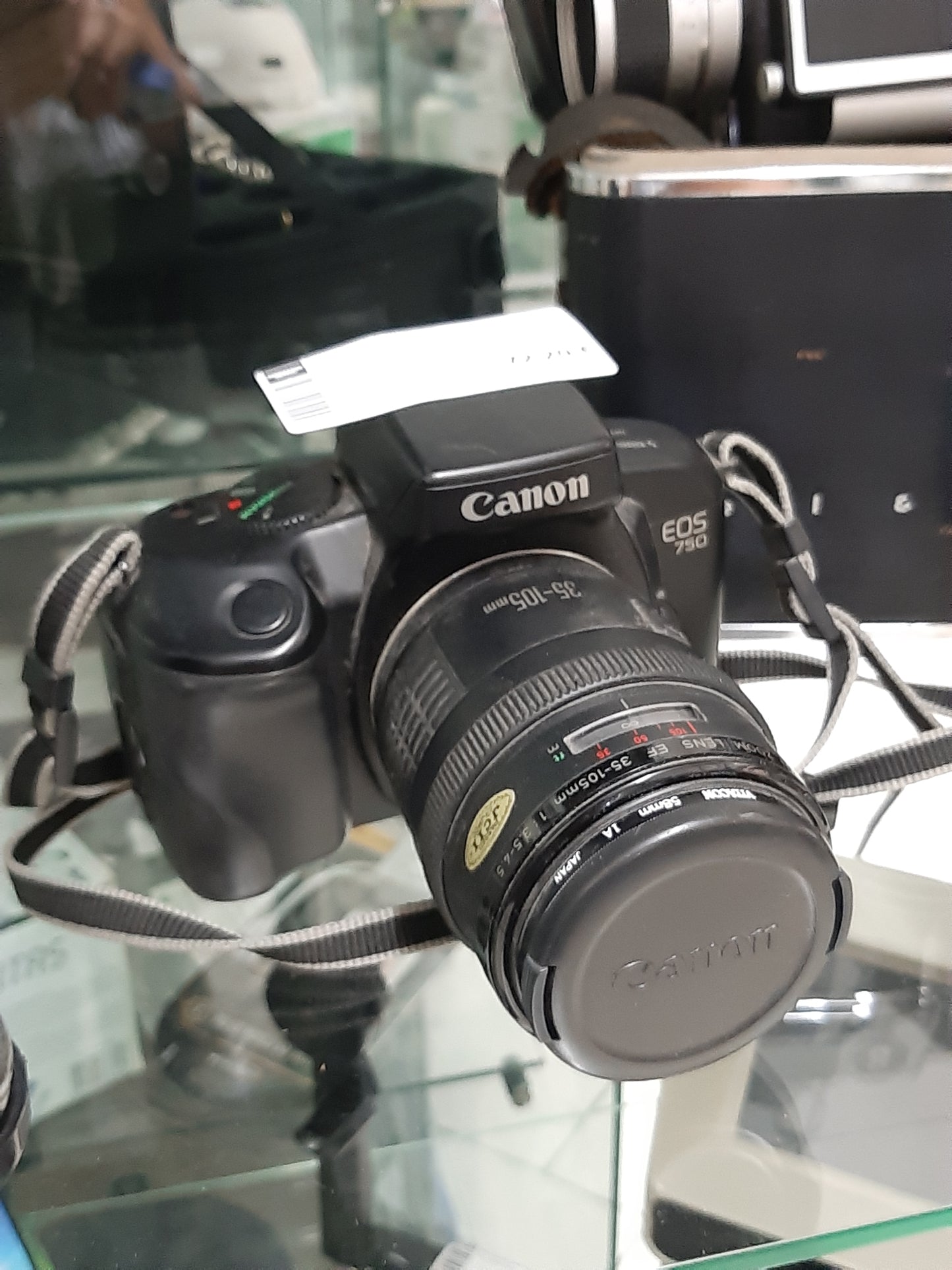 Canon Eos 750 Con Obbiettivo 35/105