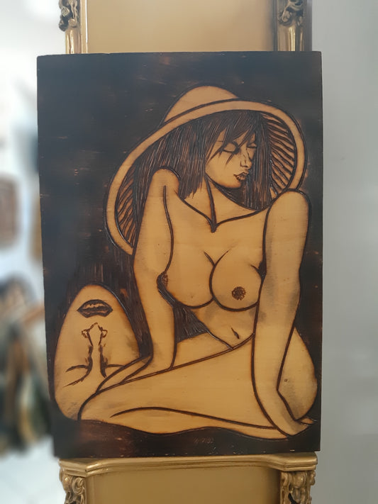 Quadro Inciso A Fuoco Su Legno Nudo Di Donna