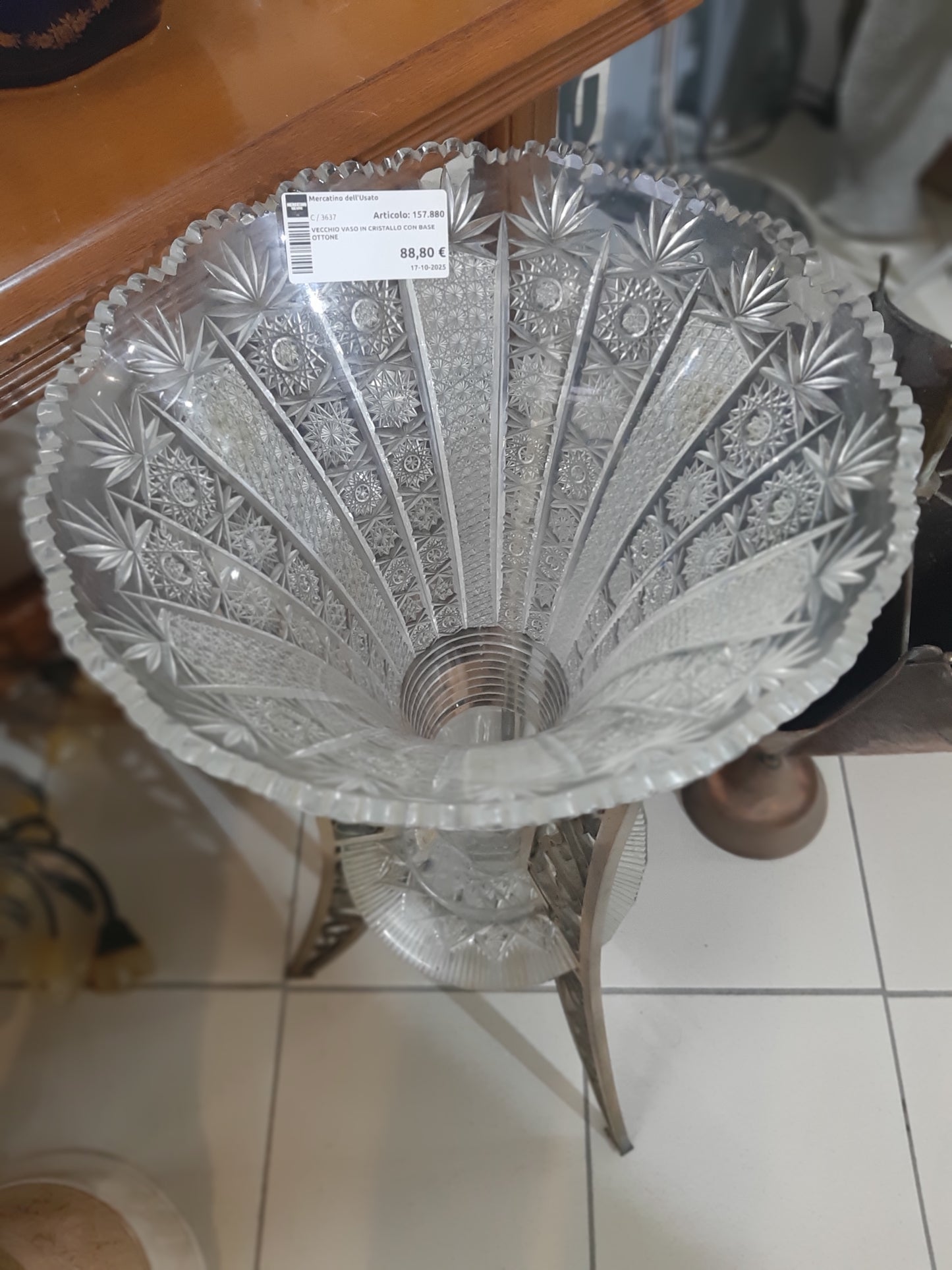 Vecchio Vaso In Cristallo Con Base Ottone