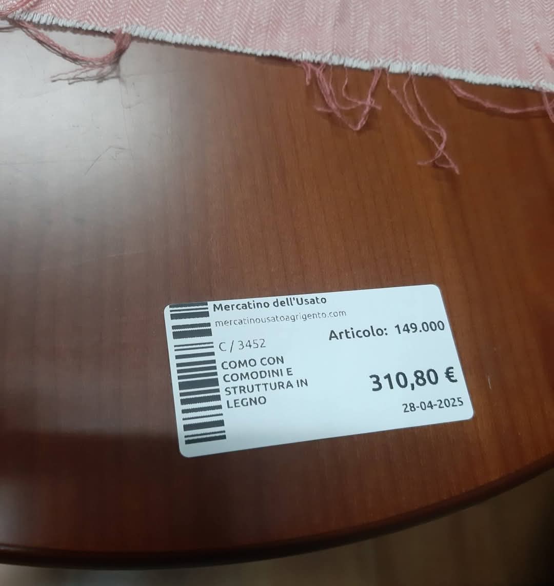 Como Con Comodini E Struttura In Legno