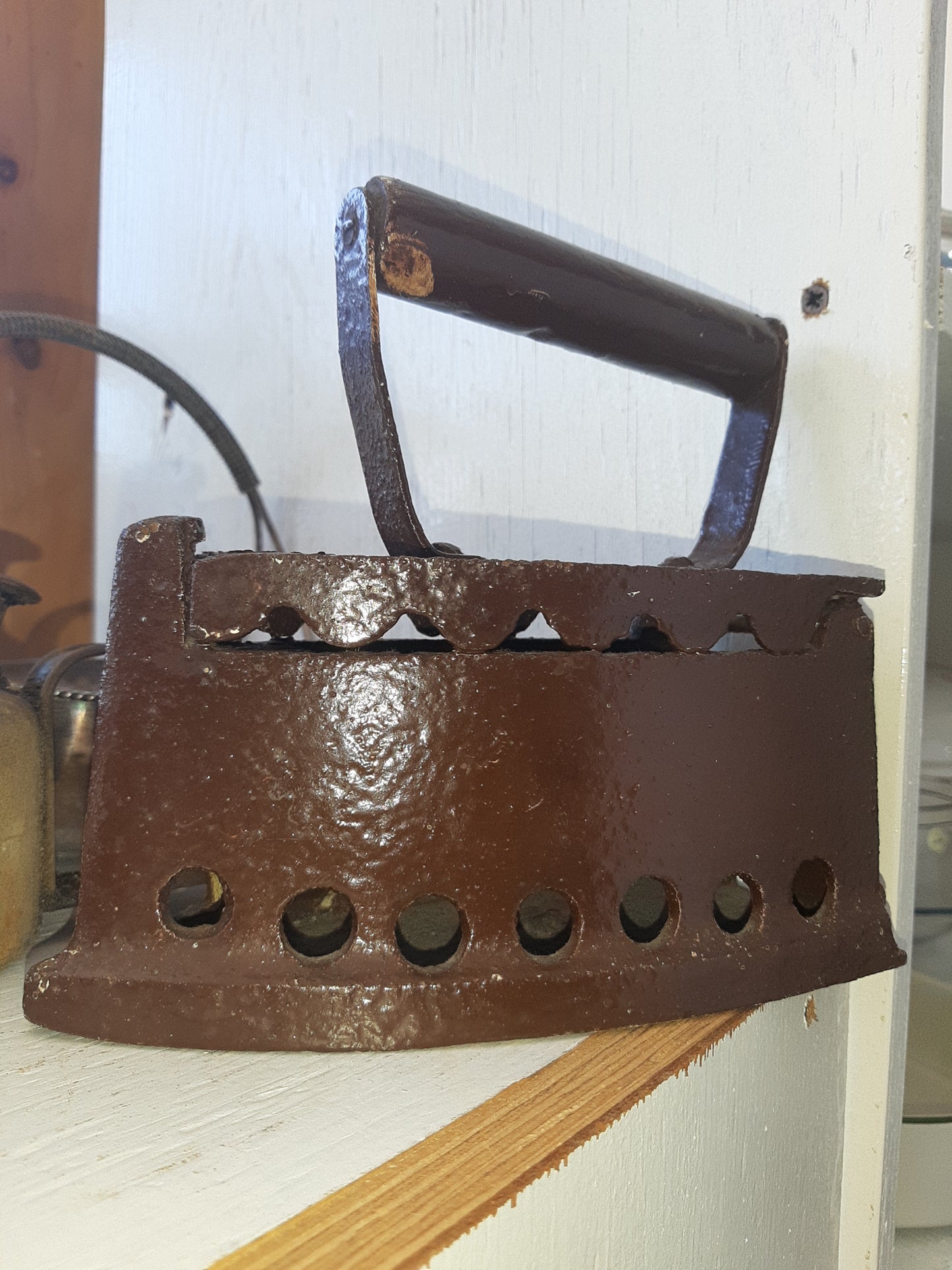 Vecchio Ferro Da Stiro Verniciato