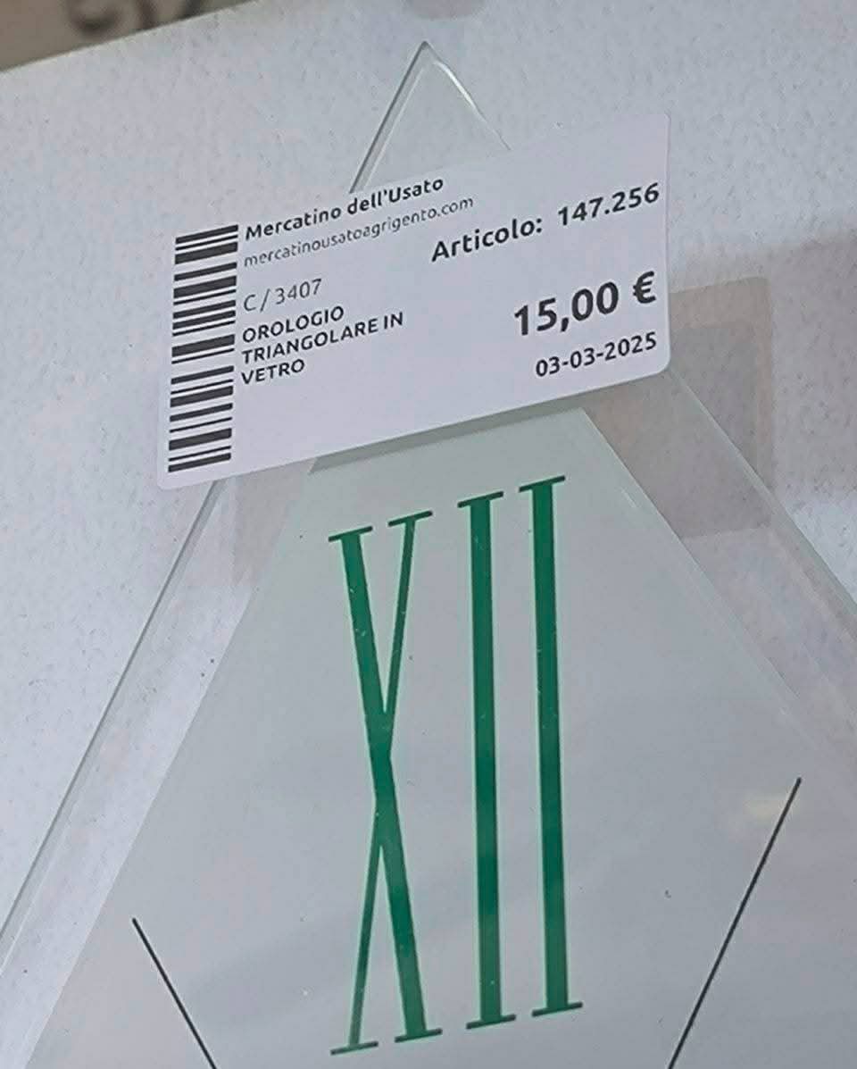 Orologio Triangolare In Vetro