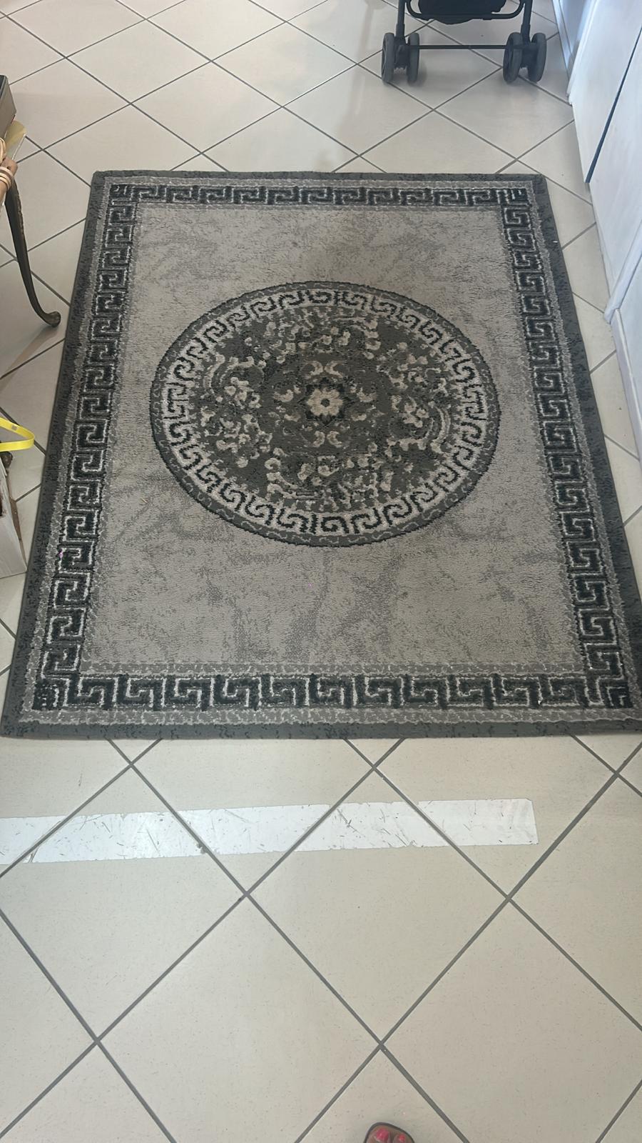 Tappeto Grigio Con Brillantini Rosone Centrale 158x121