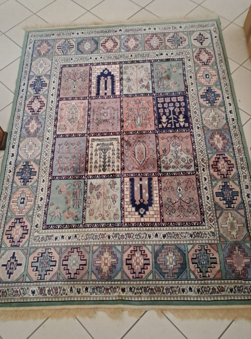 Tappeto Bordo Verde Con Quadrati Decorati 200x145