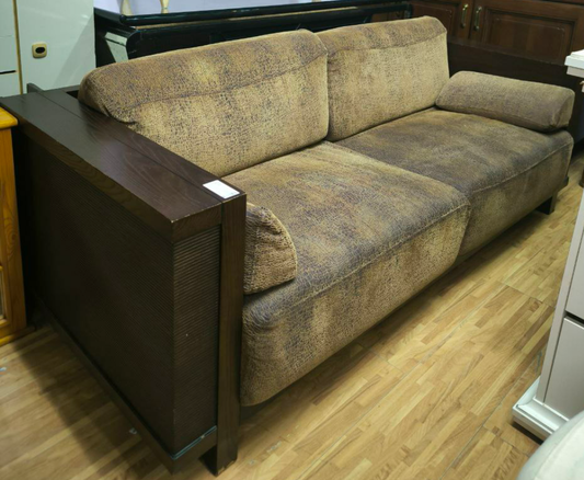 Divano In Legno Abbinato Tavolino