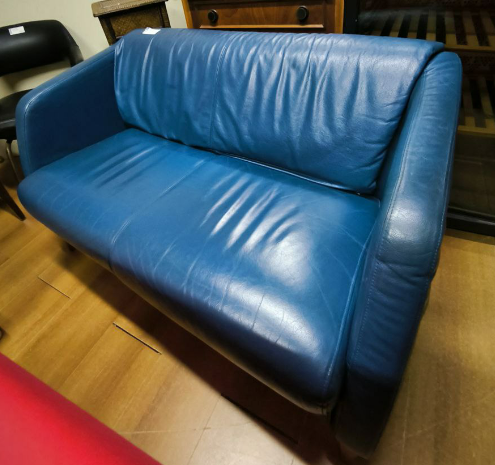 Divanetto Blu' In Pelle