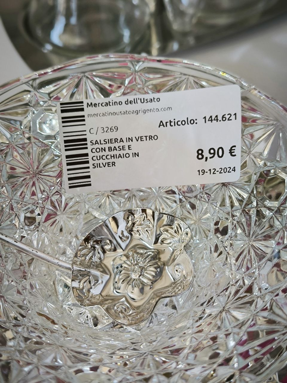 SALSIERA IN VETRO CON BASE 
E CUCCHIAIO IN SILVER