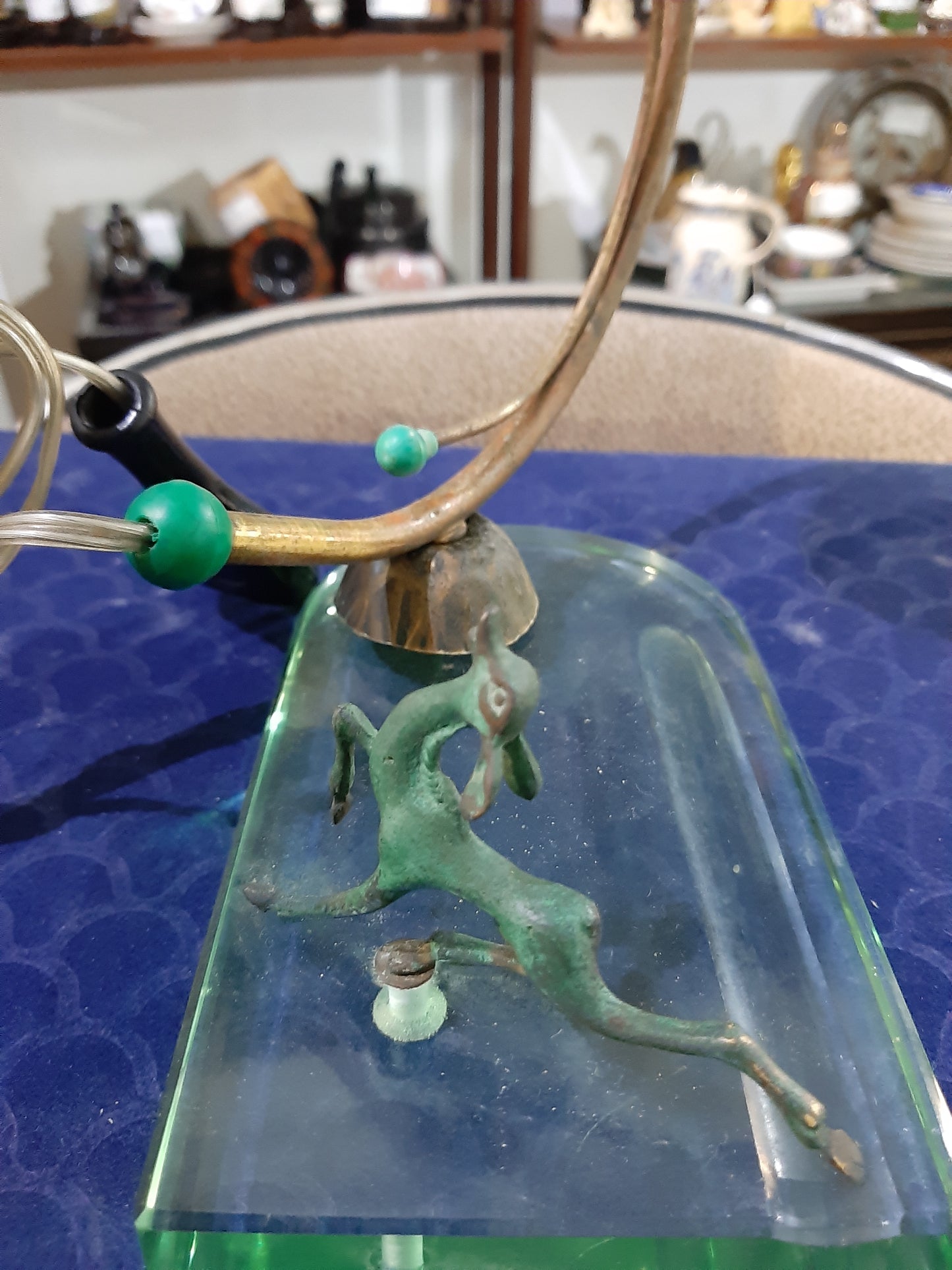 Lampada Artigianale Base In Vetro Con Inserto Cerbiatto Ottone