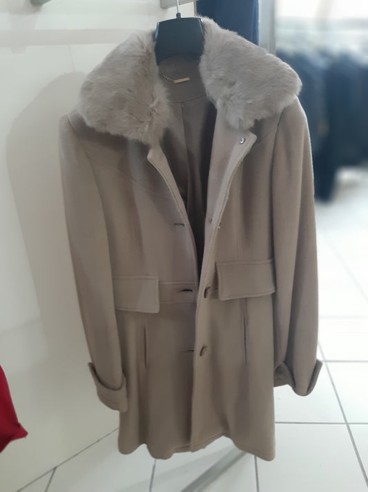 Cappotto Color Beige Con Pellicciotto Extyn