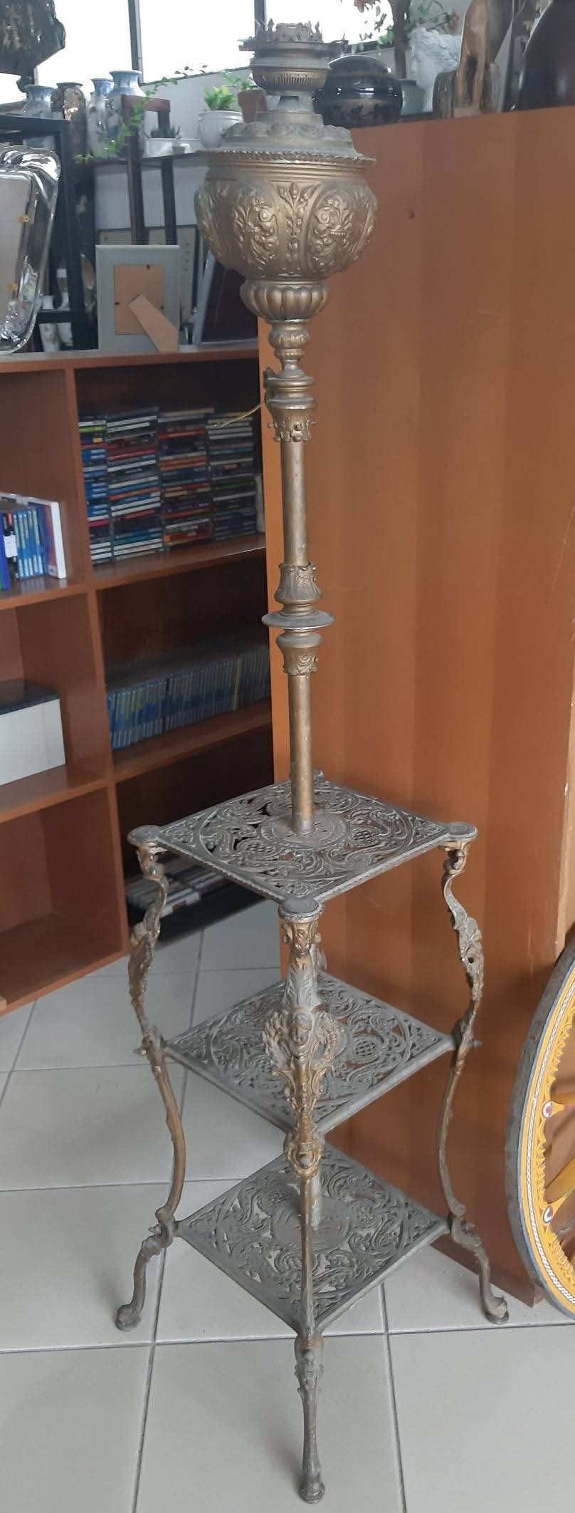Vecchio Lume In Ottone