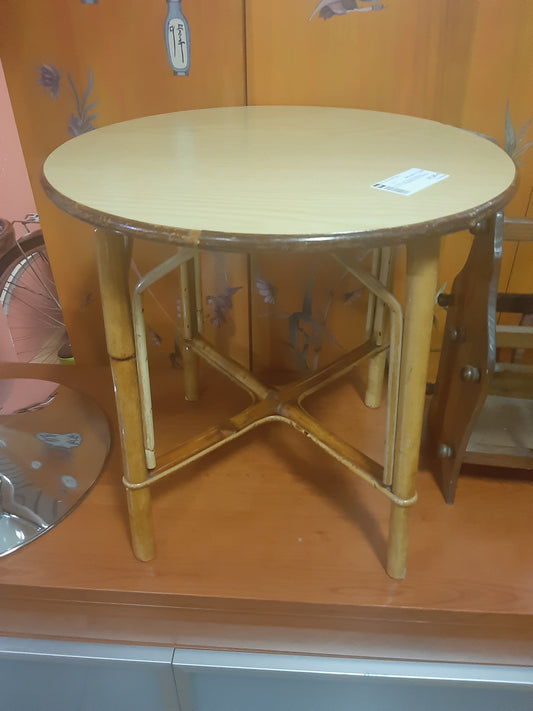 Vecchio Tavolino Rotondo Da Salotto In Bambù Base In Formica