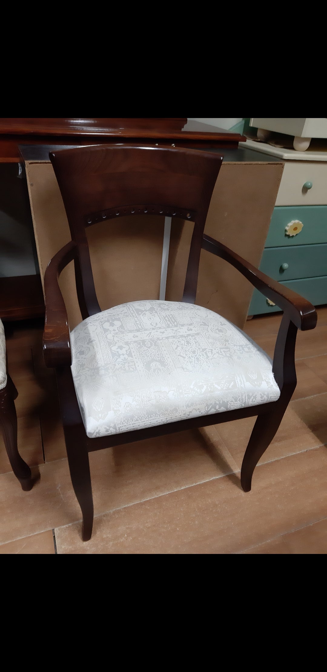 Poltroncina Piuma Di Mogano Con Seduta Avorio Broccato