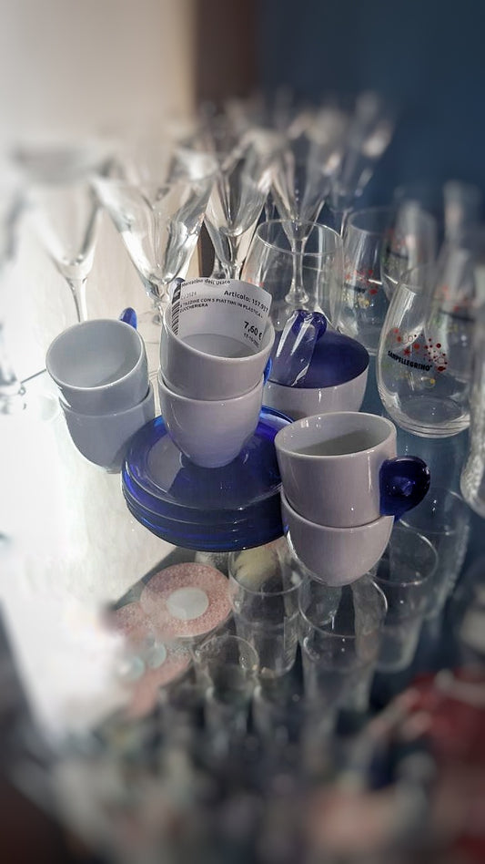 6 Tazzine Con 5 Piattini In Plastica + Zuccheriera