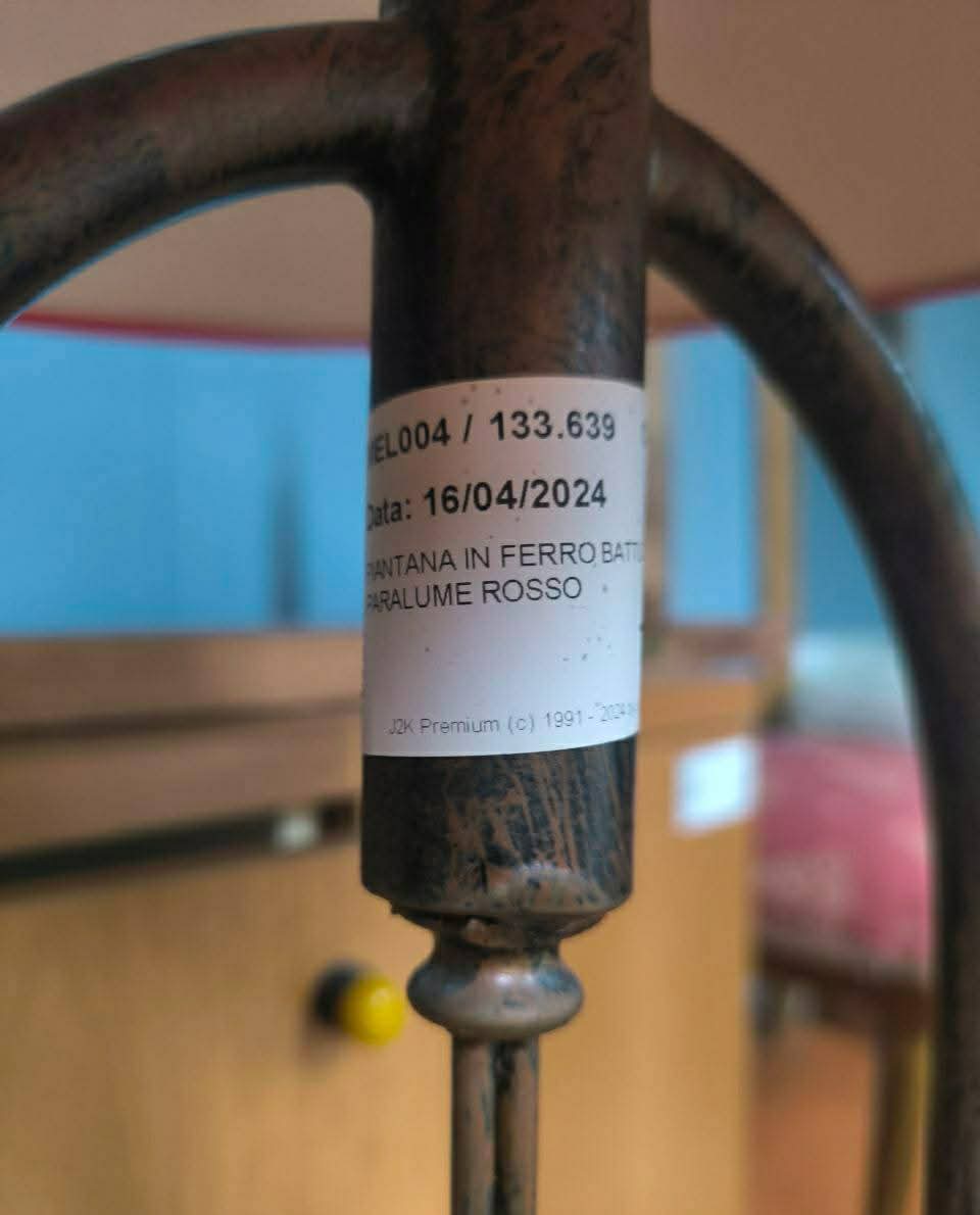Piantana In Ferro Battuto Con Paralume Rosso
