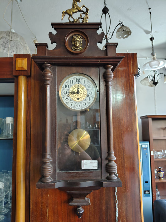 Orologio A Pendolo Con Fregi In Ottone