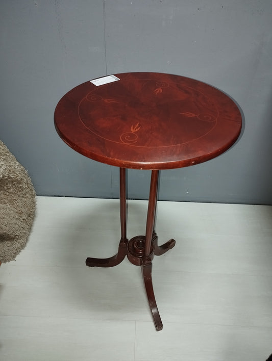 Vecchio Tavolino Tre Piedi Con Intarsi