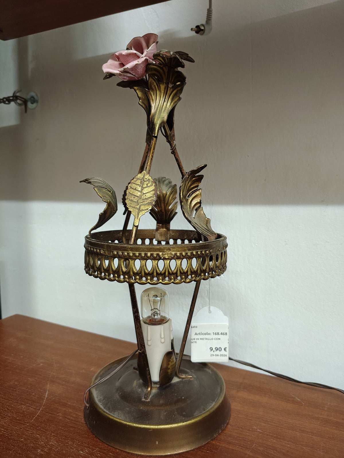 Vecchia Abat-jour In Metallo Con Fiore Capodimonte
