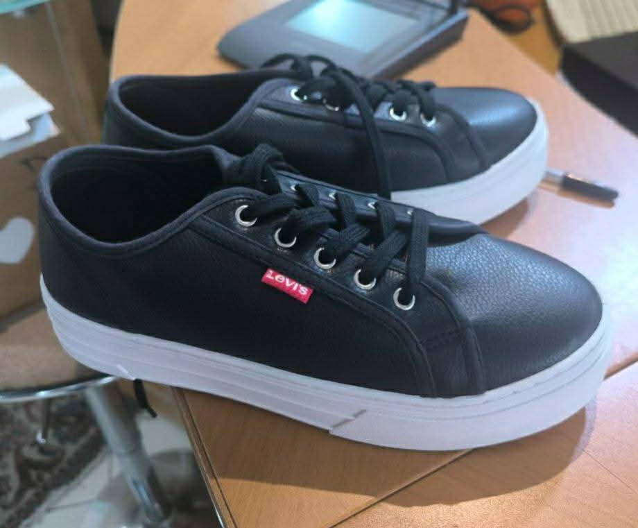 Scarpe Nere Levis N. 40