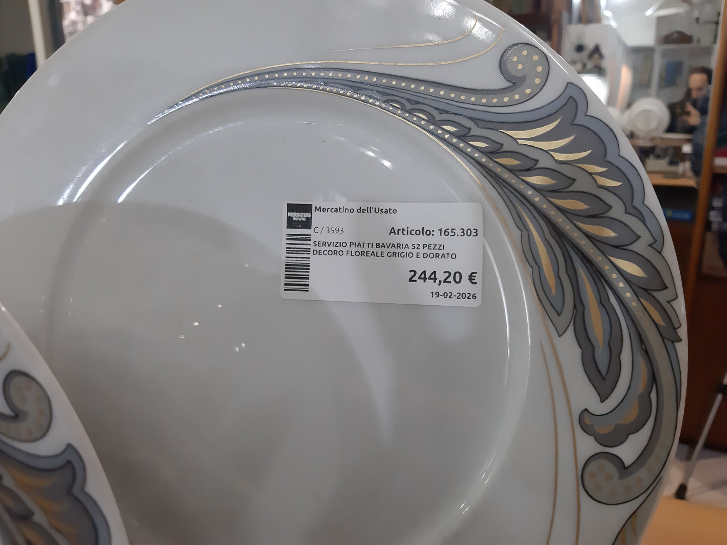 Servizio Piatti Bavaria 52 Pezzi Decoro Floreale Grigio E Dorato