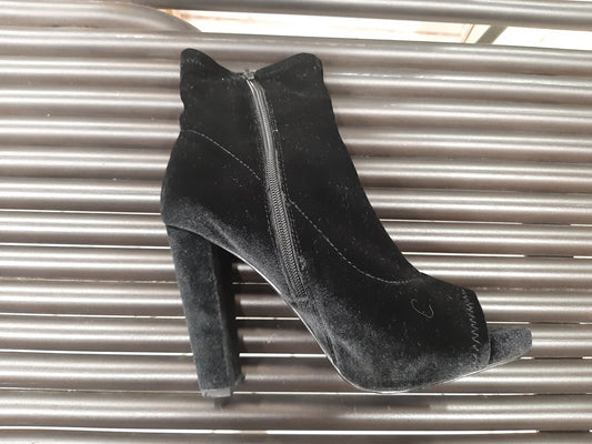 Stivaletto Nero In Velluto N. 39