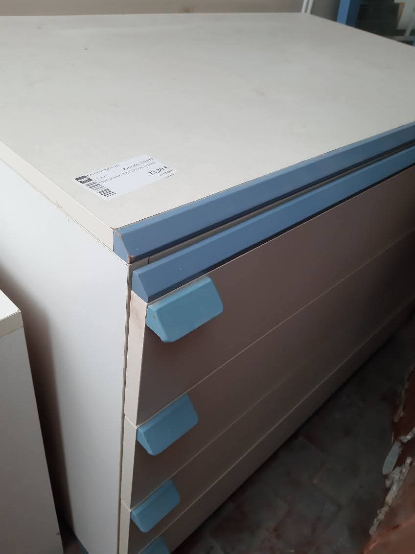 Comò Con Specchio Finiture Azzurre
