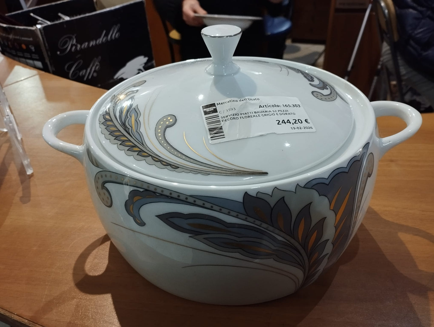 Servizio Piatti Bavaria 52 Pezzi Decoro Floreale Grigio E Dorato