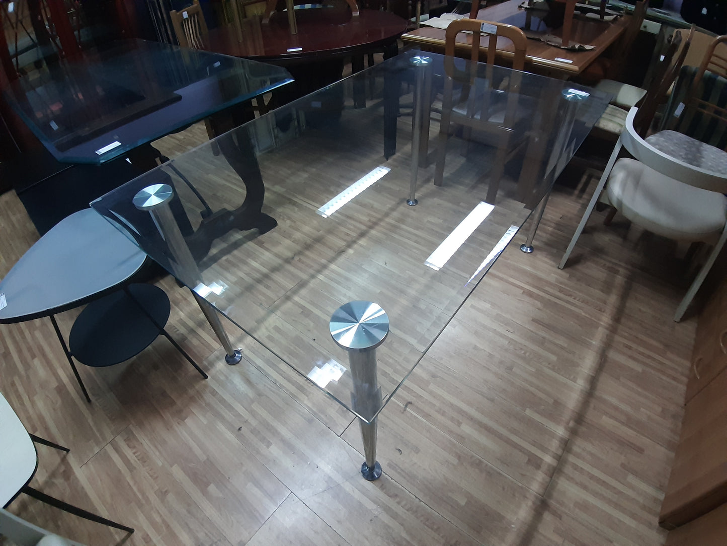 Tavolo In Vetro Piedi Inox
