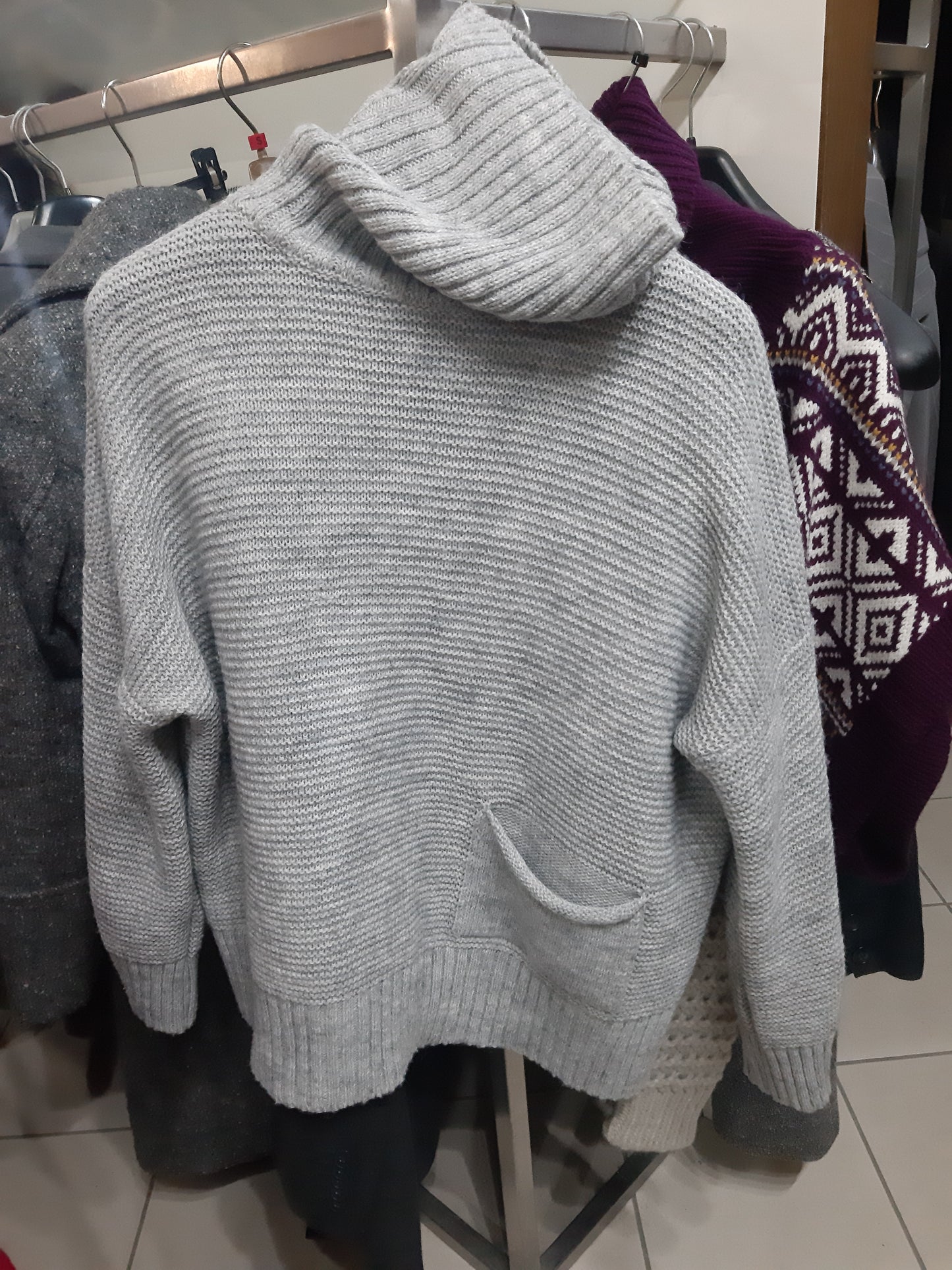 Maglione Grigio Con Taschino Tgunica