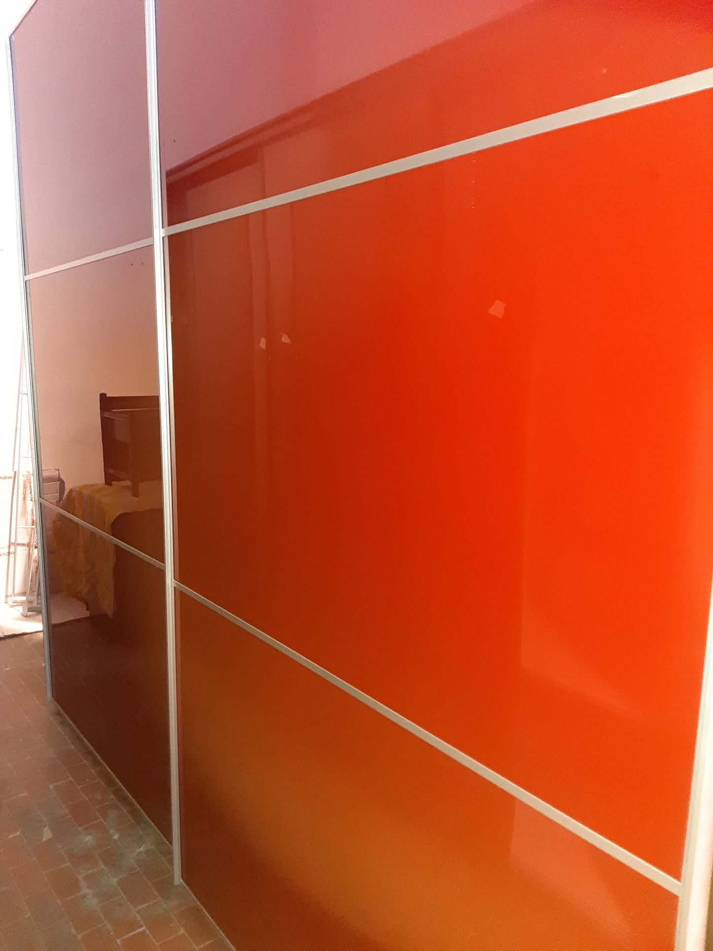 Armadio Rosso Scorrevole 2 Ante A Vetri Rosse R.