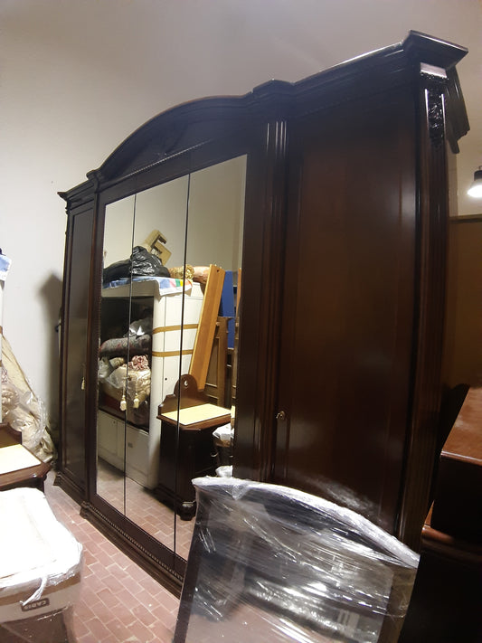 Camera Da Letto Completa Di Comò E Comodini Con Marmo, Giroletto E Armadio